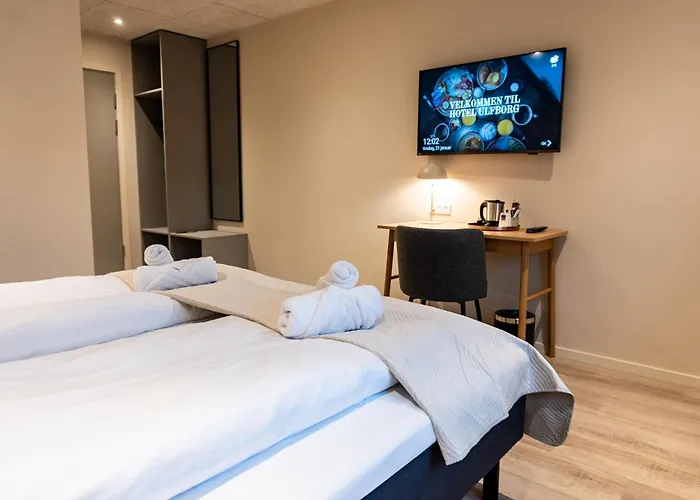 Hotel Ulfborg 酒店 *